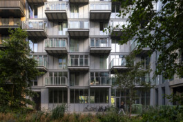 De Warmoes - residential project in Oostenburg, Amsterdam by Workshop Architecten, photographed by Anna Odulinska