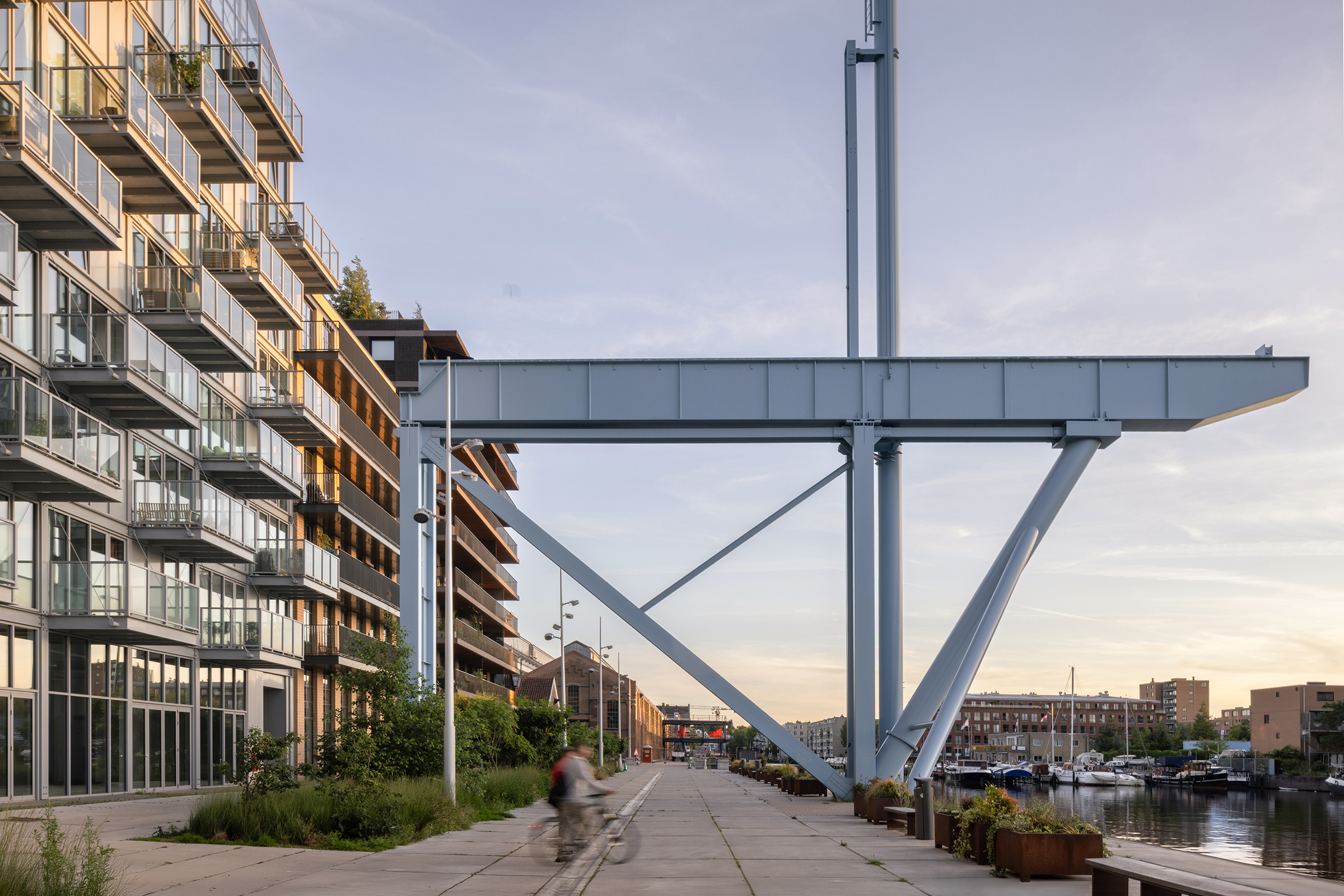 De Warmoes - residential project in Oostenburg, Amsterdam by Workshop Architecten, photographed by Anna Odulinska