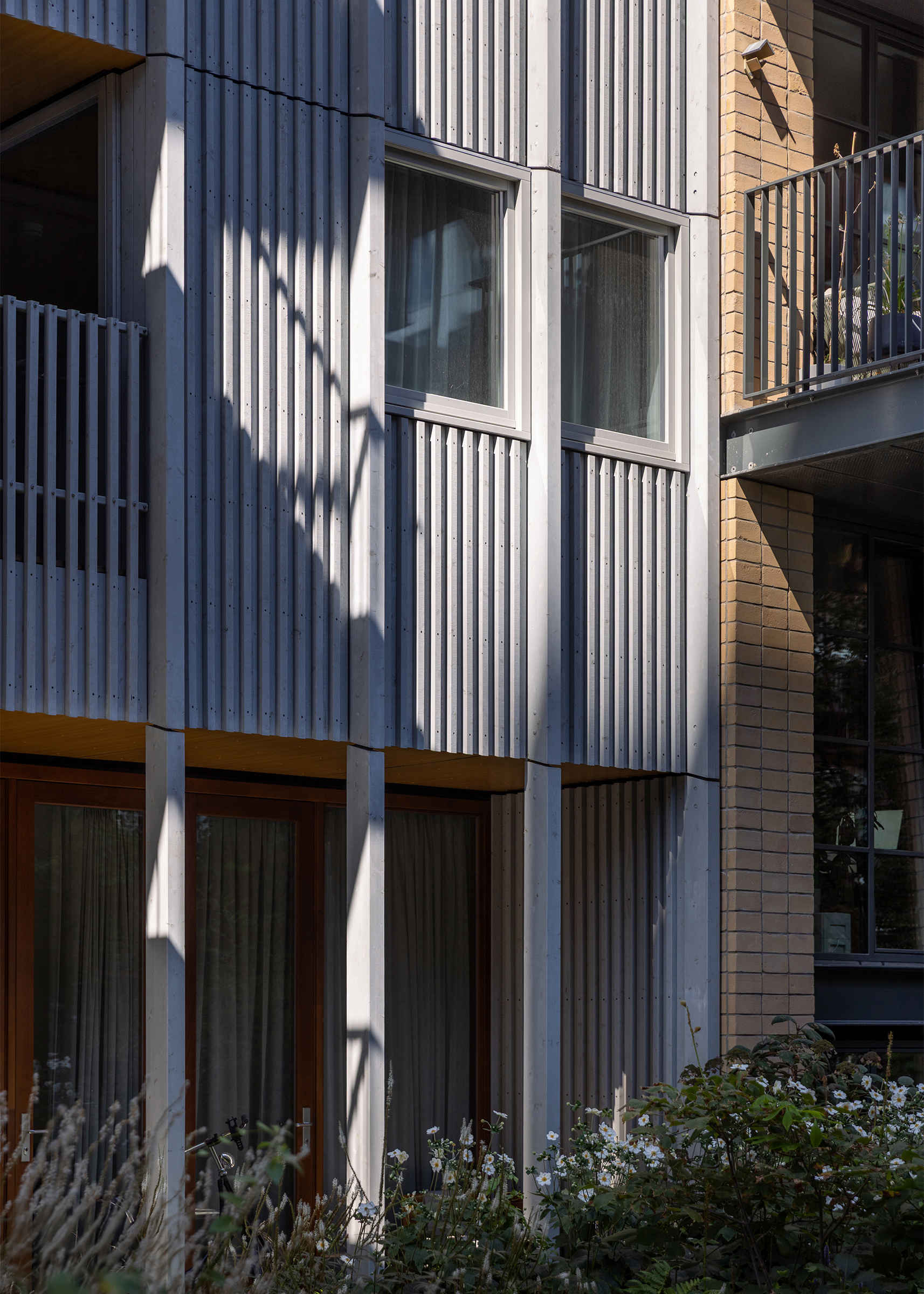 De Keizer, De Hout - residential projects in Oostenburg, Amsterdam by Workshop Architecten, photographed by Anna Odulinska 