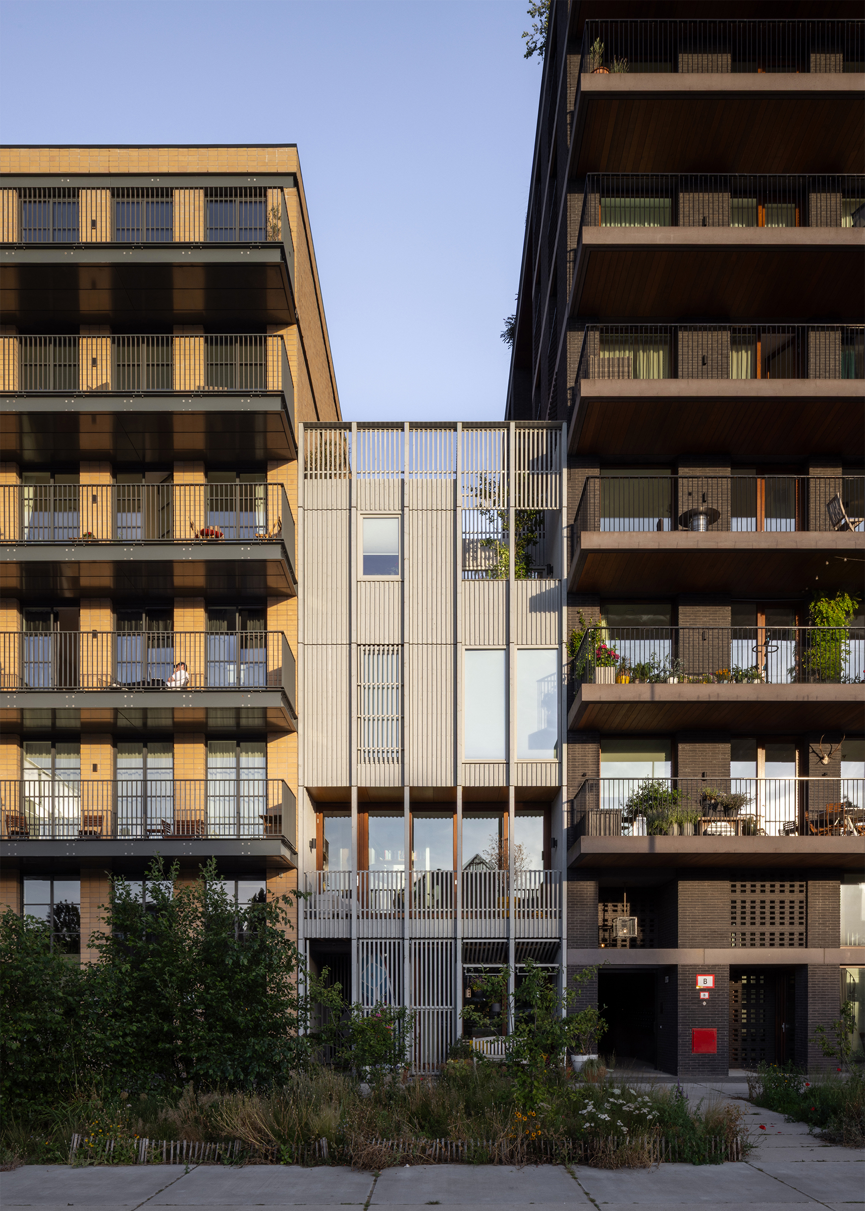 De Keizer, De Hout - residential projects in Oostenburg, Amsterdam by Workshop Architecten, photographed by Anna Odulinska 