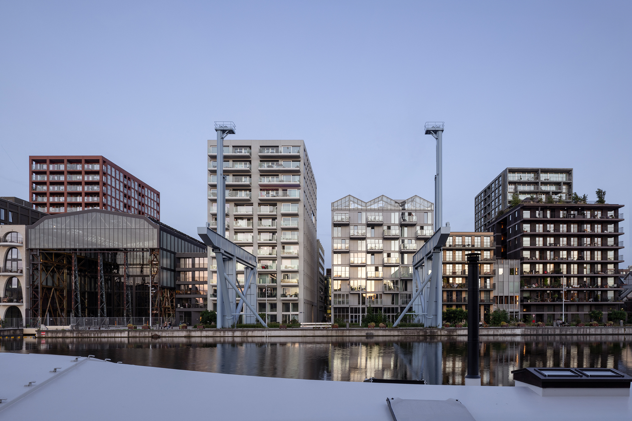 De Keizer, De Hout - residential projects in Oostenburg, Amsterdam by Workshop Architecten, photographed by Anna Odulinska 
