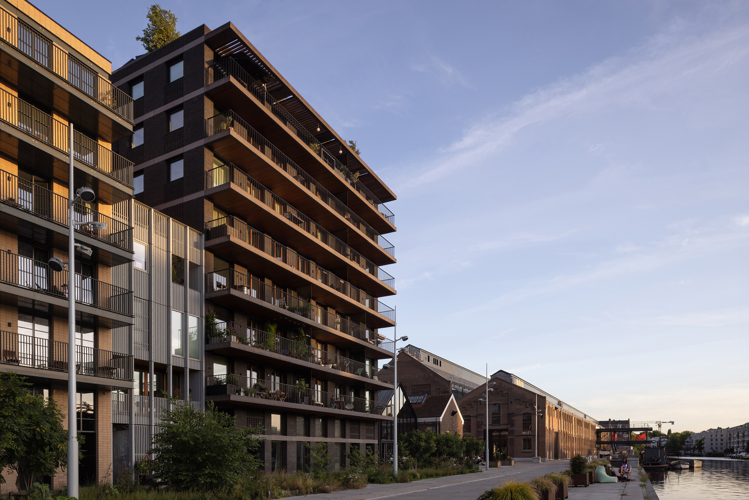 De Keizer, De Hout - residential projects in Oostenburg, Amsterdam by Workshop Architecten, photographed by Anna Odulinska 